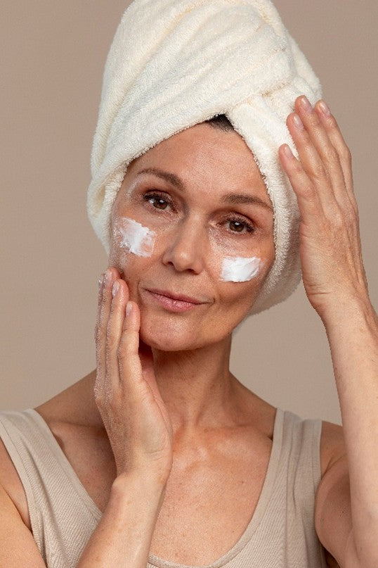 Menopausa e collagene: perché la pelle cambia dopo i 50